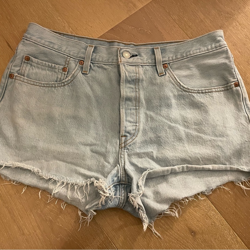 Levi’s 501 cut off shorts size 31